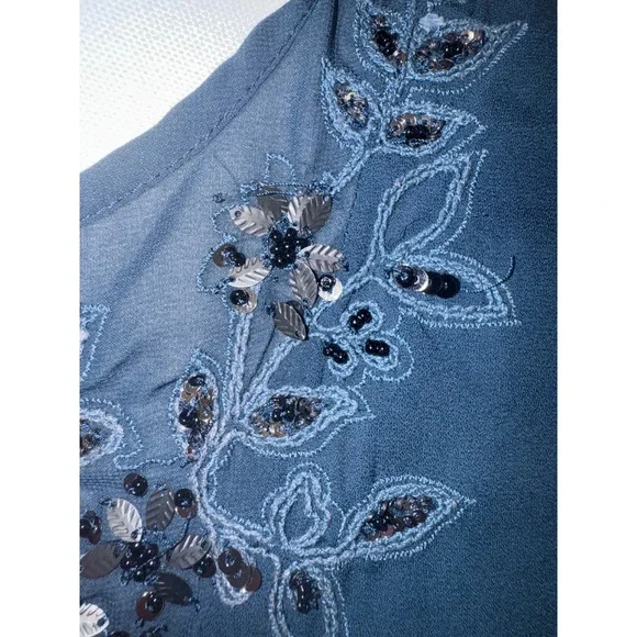 White House Black Market Blouse Women Teal Embroidered Sequin Sleeveless Size 4 - Picture 5 of 10